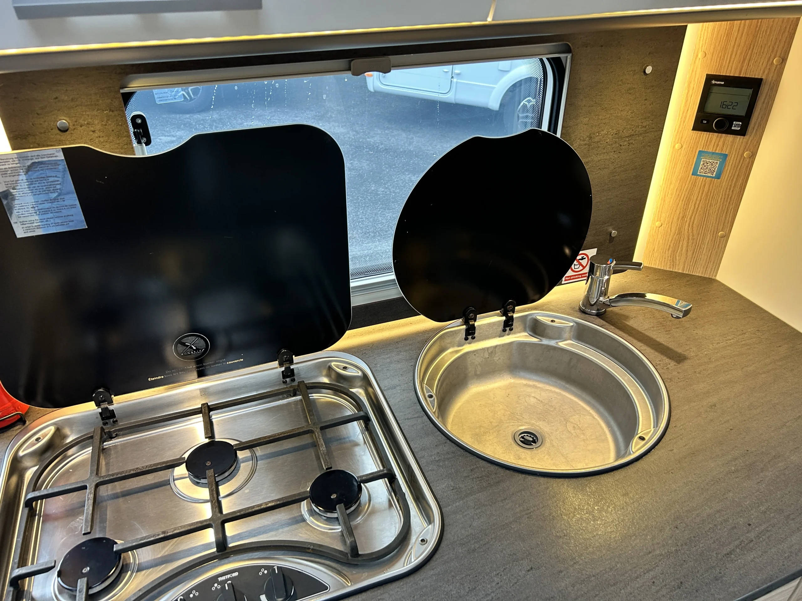Sunlight A70 campervan hob