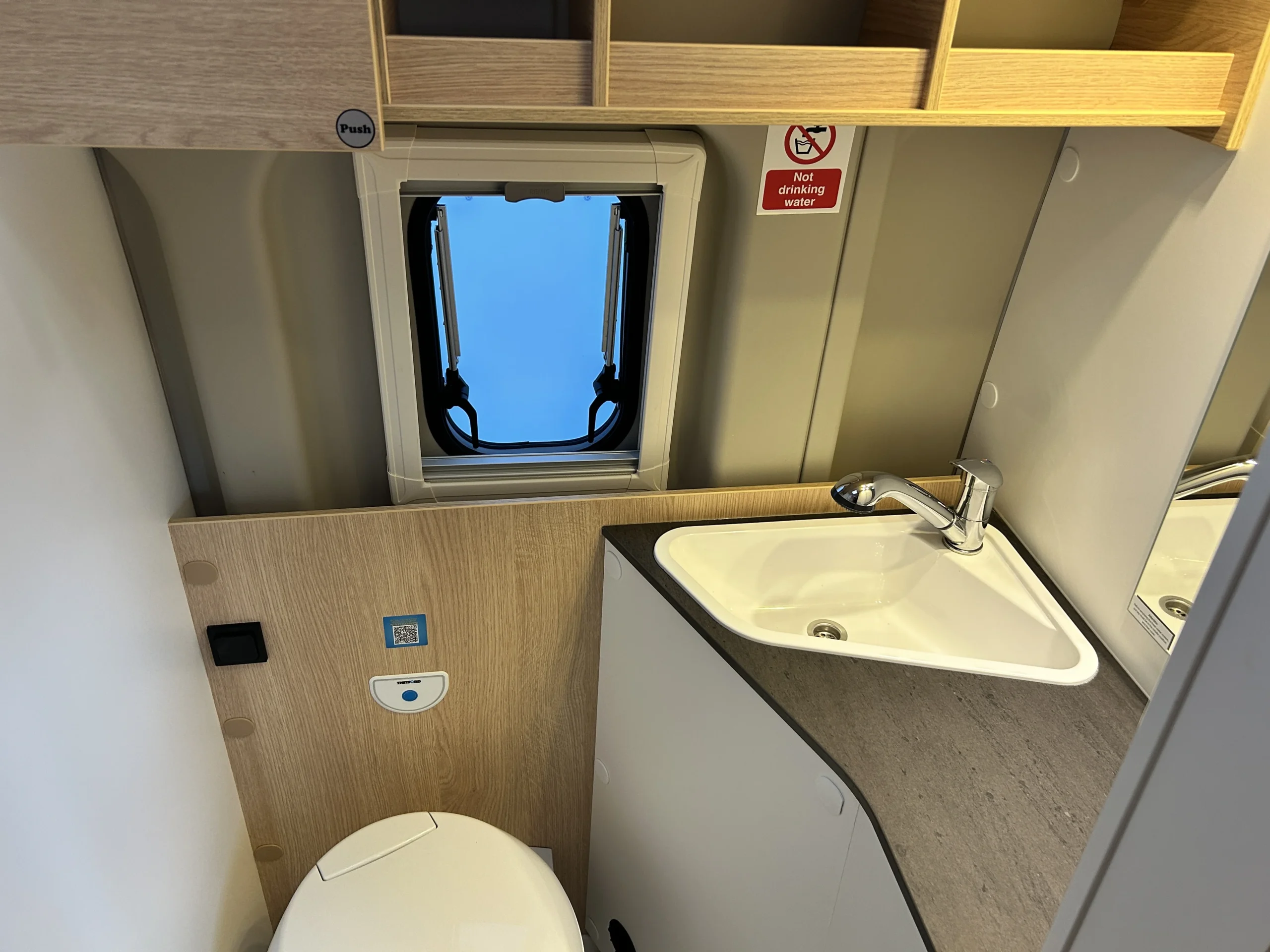 Sunlight Cliff 601 Campervan toilet