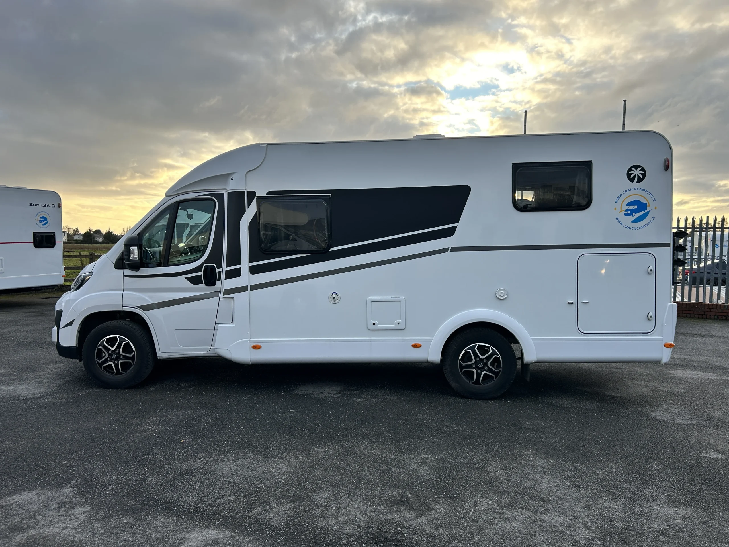 Sunlight V66 exterior