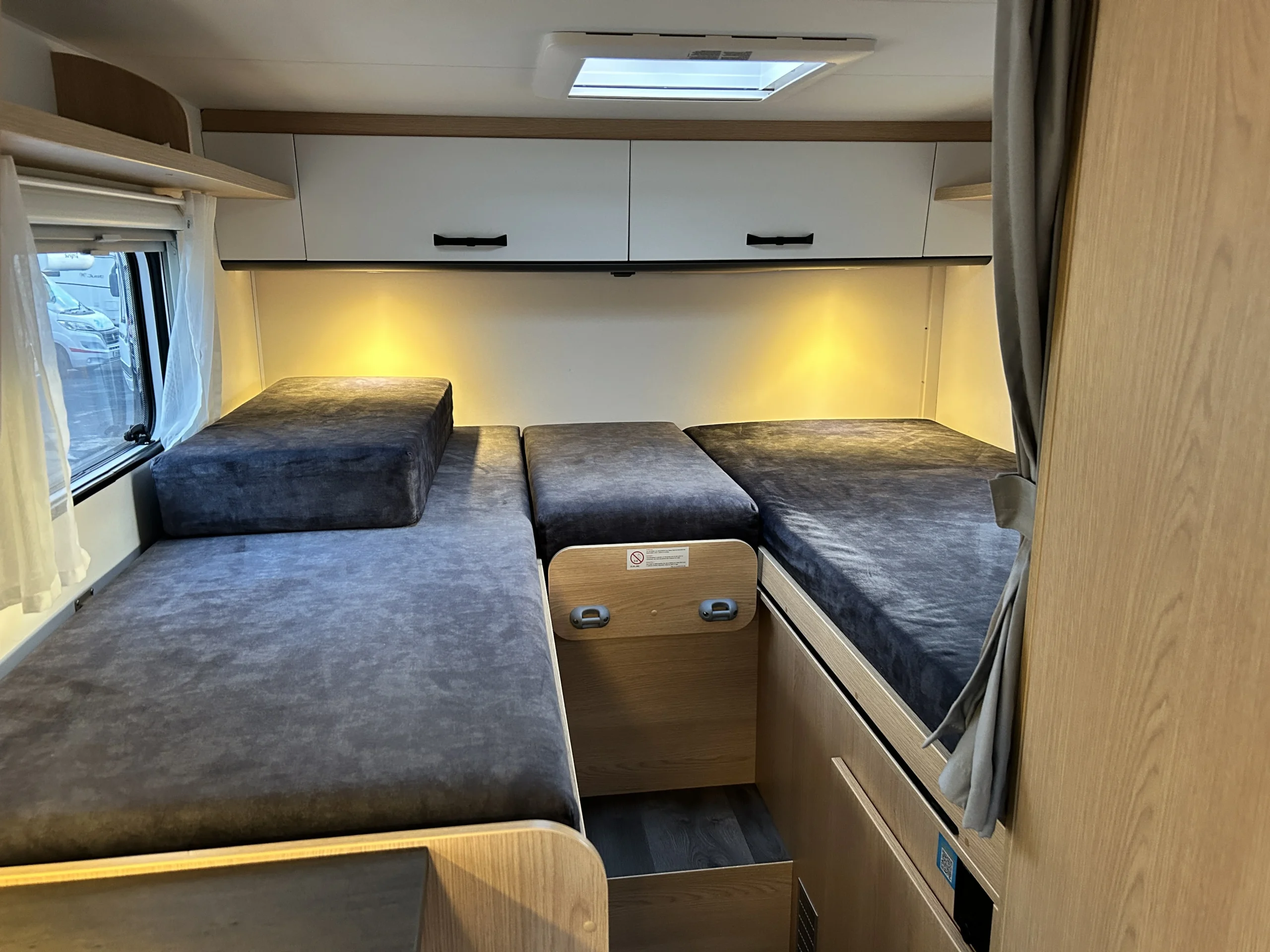 Sunlight V66 interior