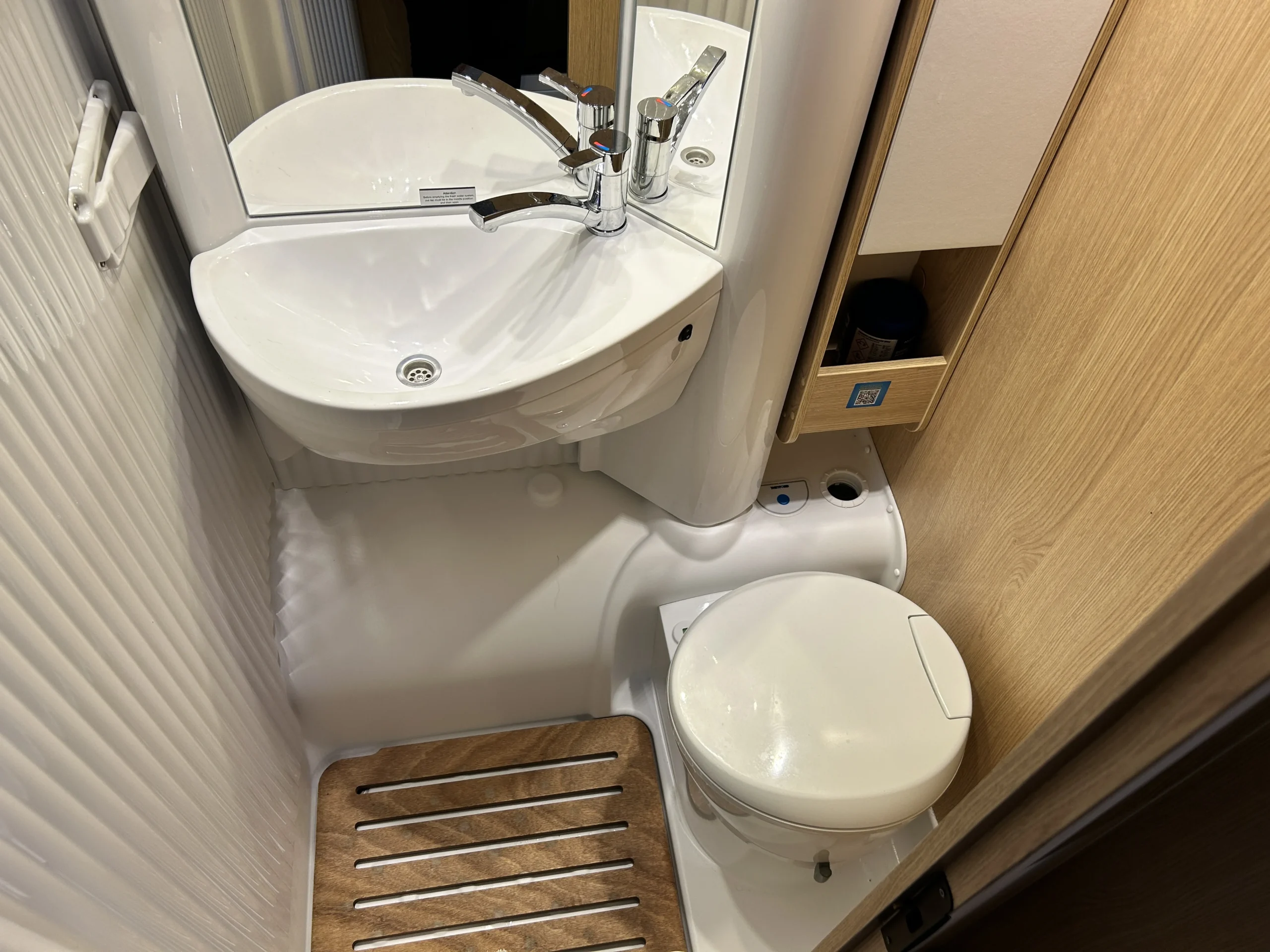 Sunlight V66 toilet