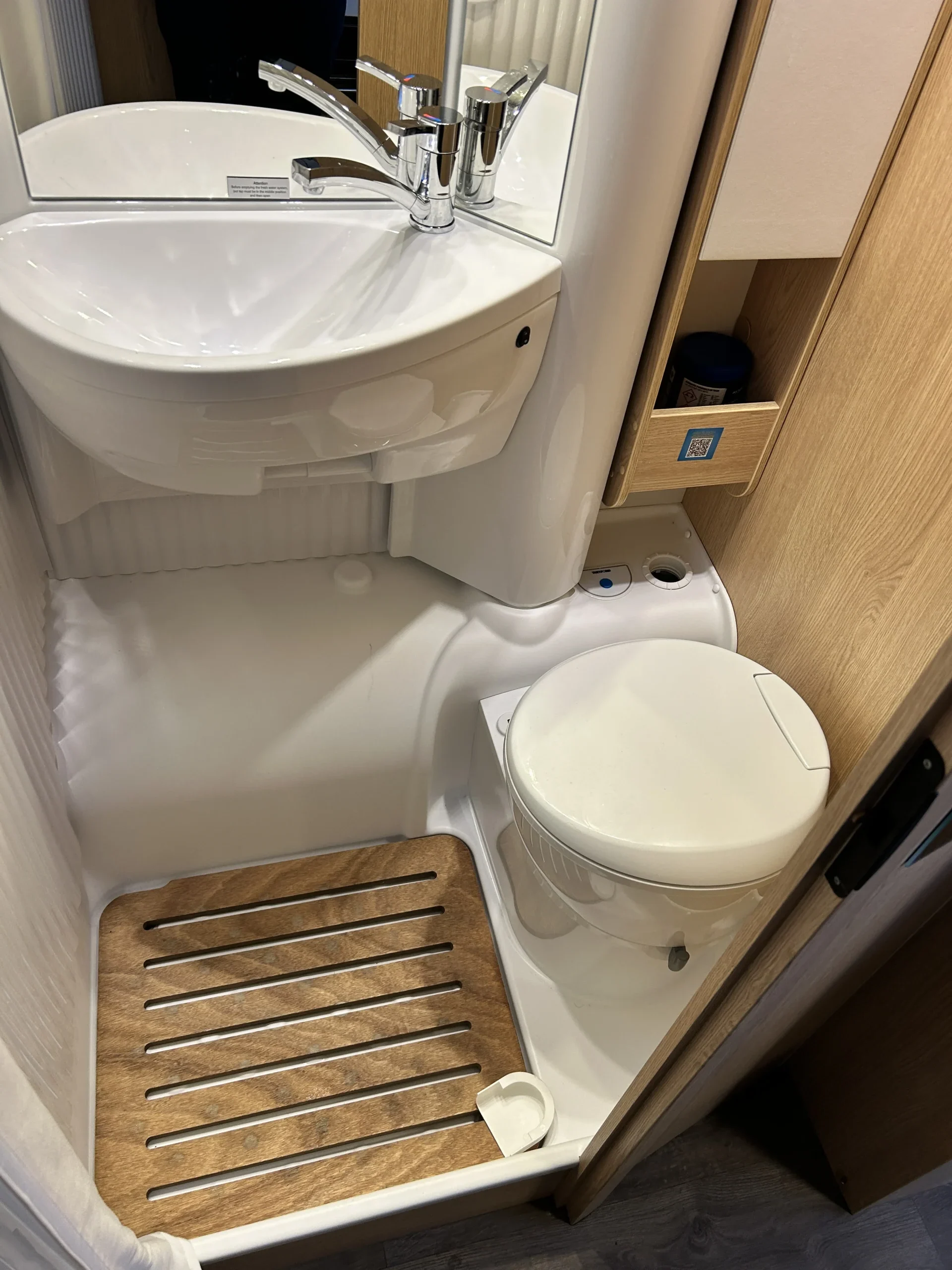 Sunlight V66 toilet
