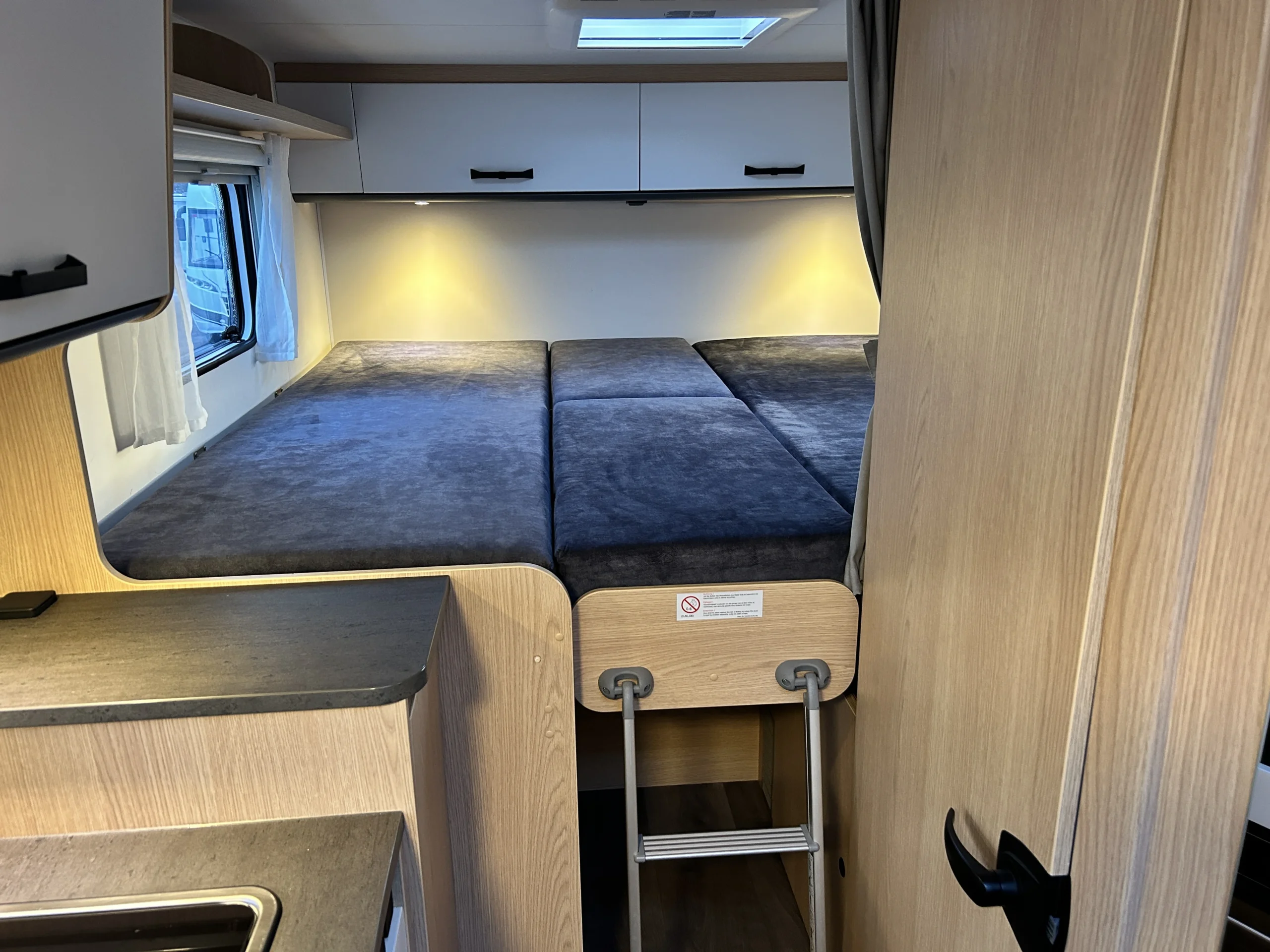 Sunlight V66 interior