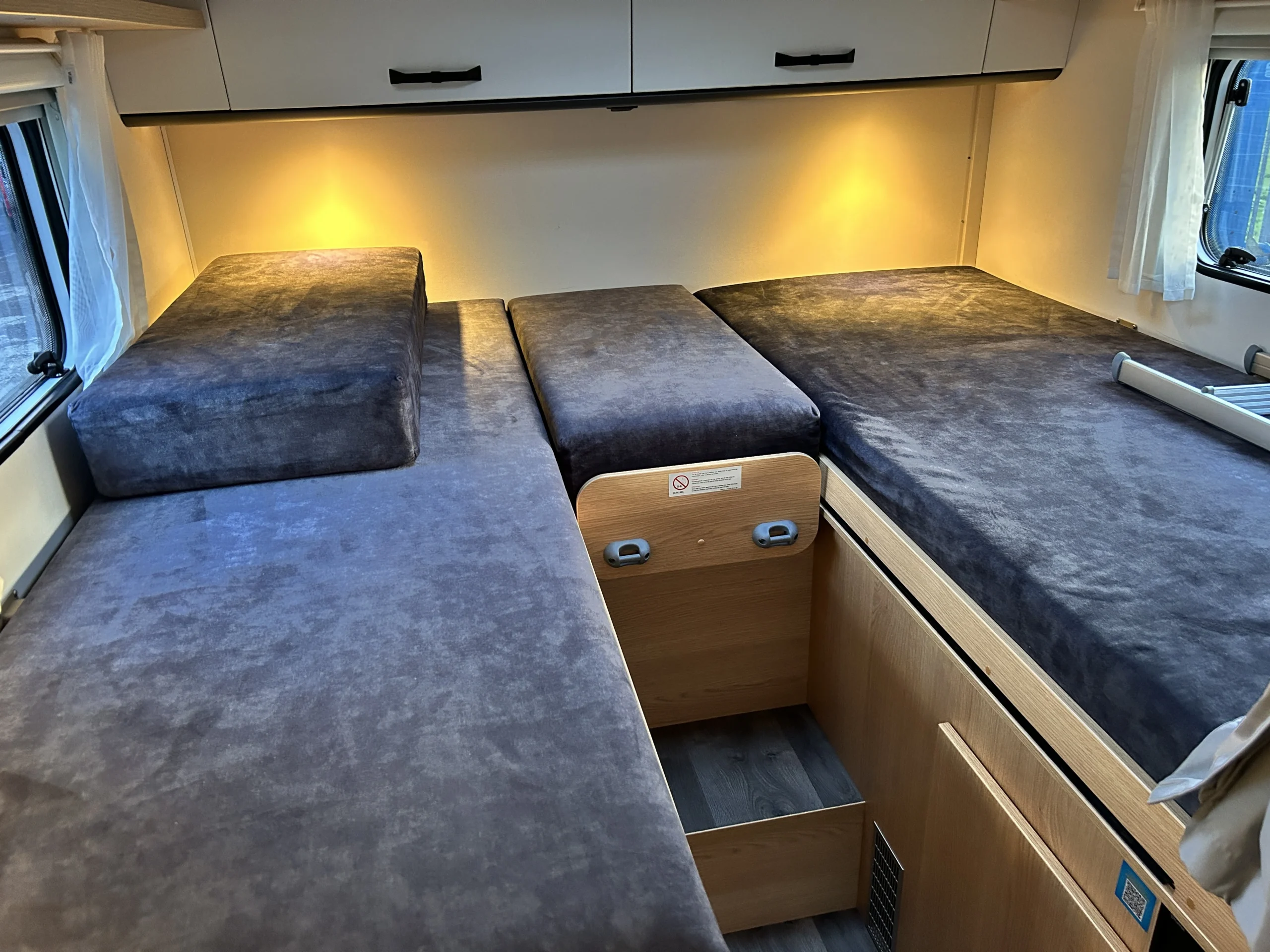 Sunlight V66 interior
