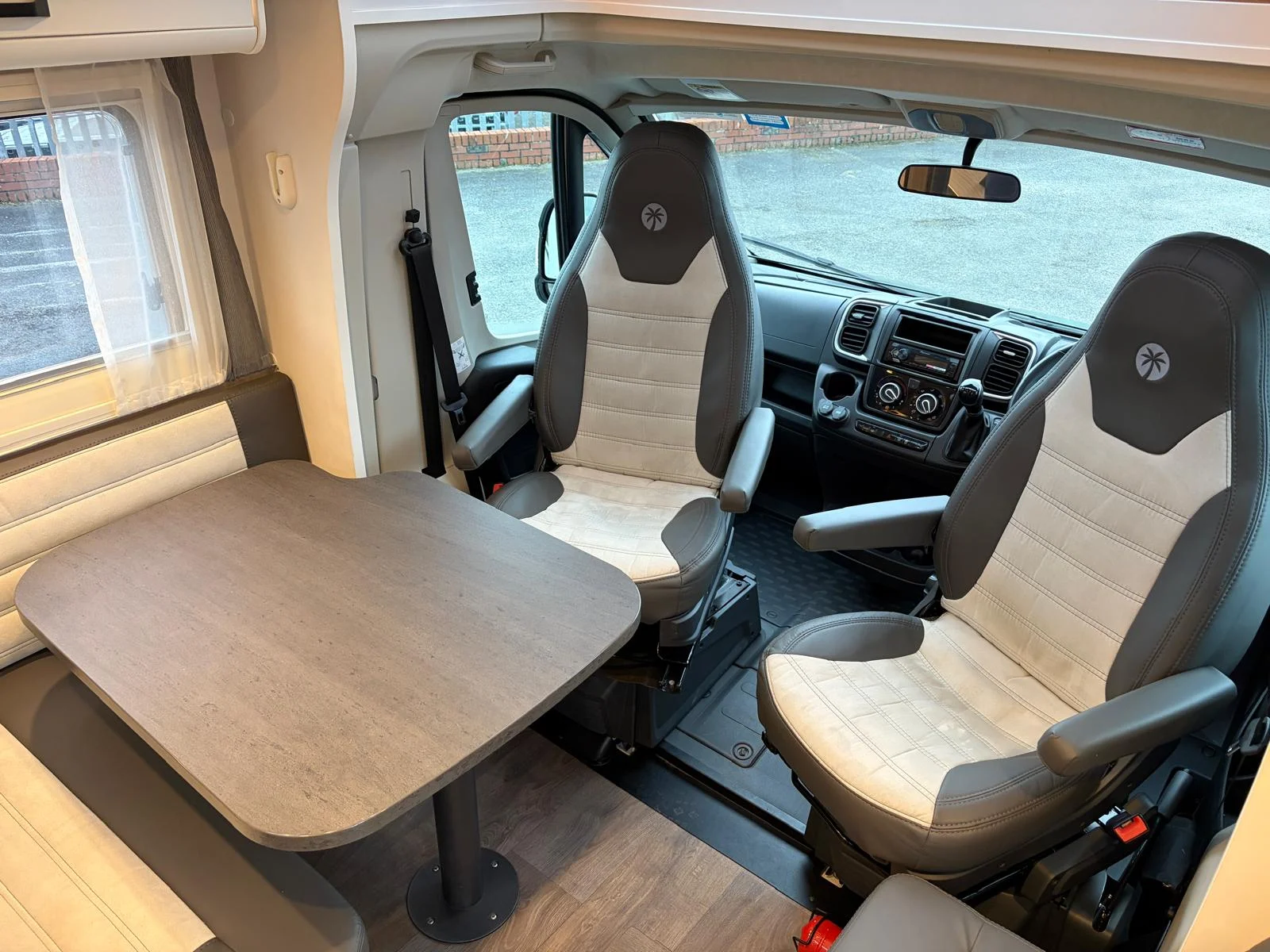 Sunlight T68 Internal Dining